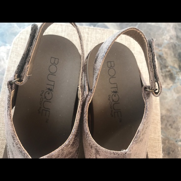 Boutique by Corkys “Carley” wedge sandals - Picture 7 of 8